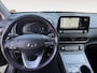 Hyundai Kona Electric EV Premium 64 kWh Dealer Onderhouden | Meest Luxe uitvoering | TREKHAAK | Schuif Kantel Dak | Elektrische stoelen
