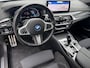 BMW 5-Serie 545e xDrive Executive Automaat / Dealer onderhouden / 6 cilinder / Accu SoH 92% / M sportpakket xDrive / Trekgewicht 2.000 kg / EAER 55 km / Adapt. CC / Neerklapbare bank met ski-luik /