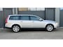Volvo V70 2.5T 5 Cil. 200pk Momentum| Nw. Model | Automaat | 5 Cilinder ! | Trekhaak | Youngtimer | 100% Onderhouden |