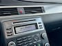 Volvo V70 2.5T 5 Cil. 200pk Momentum| Nw. Model | Automaat | 5 Cilinder ! | Trekhaak | Youngtimer | 100% Onderhouden |