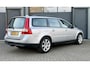 Volvo V70 2.5T 5 Cil. 200pk Momentum| Nw. Model | Automaat | 5 Cilinder ! | Trekhaak | Youngtimer | 100% Onderhouden |
