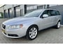 Volvo V70 2.5T 5 Cil. 200pk Momentum| Nw. Model | Automaat | 5 Cilinder ! | Trekhaak | Youngtimer | 100% Onderhouden |