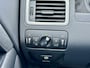 Volvo V70 2.5T 5 Cil. 200pk Momentum| Nw. Model | Automaat | 5 Cilinder ! | Trekhaak | Youngtimer | 100% Onderhouden |