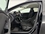 Volvo V40 Cross Country 1.6 T4 180PK Airco Cruise Navigatie Parkeersensoren 16"LMV