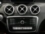 Mercedes-Benz A-klasse 180 Ambition - *AMG-LINE!* *Afneembare trekhaak & Panoramadak!* - Stuurverwarming, 18" LMV