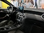 Mercedes-Benz A-klasse 180 Ambition - *AMG-LINE!* *Afneembare trekhaak & Panoramadak!* - Stuurverwarming, 18" LMV