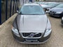 Volvo V70 2.5FT Momentum 230PK H.LEER / ECC / PDC / TREKHAAK