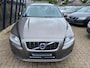 Volvo V70 2.5FT Momentum 230PK H.LEER / ECC / PDC / TREKHAAK