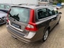 Volvo V70 2.5FT Momentum 230PK H.LEER / ECC / PDC / TREKHAAK