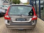 Volvo V70 2.5FT Momentum 230PK H.LEER / ECC / PDC / TREKHAAK
