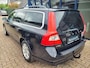 Volvo V70 2.5FT Momentum 230PK H.LEER / ECC / PDC / TREKHAAK
