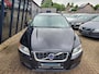 Volvo V70 2.5FT Momentum 230PK H.LEER / ECC / PDC / TREKHAAK