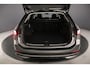Volkswagen Passat Variant Business 1.5 eTSI 150pk DSG Automaat Trekhaak, Adaptive cruise control, LED matrix koplampen, 360 camera, Harman Kardon audio, Navigatie, Stuurwiel verwarmd, Achteruitrijcamera, Stoelverwarming
