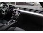 Volkswagen Passat Variant 1.5 TSI Highline Business 3x R-Line / Panoramadak / Camera / Leder / Virtual Cockpit / 18'' / Navigatie / Keyless / DAB / Stoelverwarming / ACC