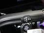 Mercedes-Benz GLA 180 AMG Line / Stoelverwarming / Achteruitrijcamera / Panaroma-schuifdak /