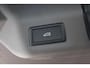 Volkswagen Multivan 1.5 eHybrid L2 Bulli Edition 4Motion 245PK / 180kW DSG, 19" 'Halmstad' LMV, LED Matrix (IQ.Lights), keyless start & entry, elektromechanische stuurbekrachtiging, verwarmbaar stuurwiel, verwarmbare voor- en achterstoelen, verwarmbare en akoestische voorruit, Harman & Kardon geluidssysteem, parkeerpakket plus (achteruitrijcamera (rear view), rondomzichtcamera (area view)), privacy glas (90% getint), dodehoekdetectie (side assist), assistentiepakket plus, dynamic chassis control (dcc), comfortstoelen elektrisch verstelbaar, 2-2-3 premium opstelling, elektrische achterklep (easy open & close), elektrisch verstel-, verwarm- en inklapbare buitenspiegels (spiegelpakket), adaptieve cruise control (acc)
