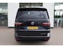 Volkswagen Multivan 1.5 eHybrid L2 Bulli Edition 4Motion 245PK / 180kW DSG, 19" 'Halmstad' LMV, LED Matrix (IQ.Lights), keyless start & entry, elektromechanische stuurbekrachtiging, verwarmbaar stuurwiel, verwarmbare voor- en achterstoelen, verwarmbare en akoestische voorruit, Harman & Kardon geluidssysteem, parkeerpakket plus (achteruitrijcamera (rear view), rondomzichtcamera (area view)), privacy glas (90% getint), dodehoekdetectie (side assist), assistentiepakket plus, dynamic chassis control (dcc), comfortstoelen elektrisch verstelbaar, 2-2-3 premium opstelling, elektrische achterklep (easy open & close), elektrisch verstel-, verwarm- en inklapbare buitenspiegels (spiegelpakket), adaptieve cruise control (acc)