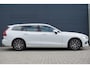 Volvo V60 2.0 T8 390pk Twin Engine AWD Inscription | Panoramadak | Trekhaak | Harman/Kardon | Adaptive Cruise