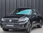 Volkswagen Touareg 3.0 TSi eHybrid 4MOTION R | HEAD-UP | DYNAUDIO | 360 CAMERA | SOFT-CLOSE | PANORAMADAK | KEYLESS ACCESS | STOELMASSAGE | TREKHAAK | AMBIANCE INTERIEUR | SHADOW-LINE | MEMORY SEATS