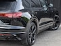 Volkswagen Touareg 3.0 TSi eHybrid 4MOTION R | HEAD-UP | DYNAUDIO | 360 CAMERA | SOFT-CLOSE | PANORAMADAK | KEYLESS ACCESS | STOELMASSAGE | TREKHAAK | AMBIANCE INTERIEUR | SHADOW-LINE | MEMORY SEATS