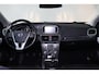 Volvo V40 T3 Momentum - Parkeersensoren achter - Navigatie - Cruise Control - LED koplampen - Trekhaak - 17' LMV