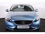 Volvo V40 T3 Momentum - Parkeersensoren achter - Navigatie - Cruise Control - LED koplampen - Trekhaak - 17' LMV