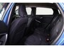 Volvo V40 T3 Momentum - Parkeersensoren achter - Navigatie - Cruise Control - LED koplampen - Trekhaak - 17' LMV