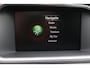 Volvo V40 T3 Momentum - Parkeersensoren achter - Navigatie - Cruise Control - LED koplampen - Trekhaak - 17' LMV