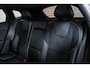 Volvo V40 T3 Automaat Polar+ Sport Panorama Dak | Verwarmbare Voorstoelen | R-Design Exterieur | Navigatiesysteem | Parkeersensoren | Keyless Entry | Electronic Climate Control | Achteruitrijcamera | Cruise Control | Getint Glas Achter