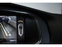 Volvo V40 T3 Automaat Polar+ Sport Panorama Dak | Verwarmbare Voorstoelen | R-Design Exterieur | Navigatiesysteem | Parkeersensoren | Keyless Entry | Electronic Climate Control | Achteruitrijcamera | Cruise Control | Getint Glas Achter