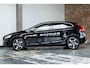 Volvo V40 T3 Automaat Polar+ Sport Panorama Dak | Verwarmbare Voorstoelen | R-Design Exterieur | Navigatiesysteem | Parkeersensoren | Keyless Entry | Electronic Climate Control | Achteruitrijcamera | Cruise Control | Getint Glas Achter