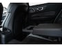 Volvo V60 T8 Plug-in hybrid AWD Ultra Bright | Head-up display | Adaptieve Cruise Control met Pilot Assist | Premium audio by Bowers & Wilkins | Elektrisch bedienbaar panoramisch schuif/-kanteldak | Elektrische voorstoelen met geheugen | 360° Parkeercamera | Park Assist voor + achter |  Verwarmbare voor- +achter stoelen + stuurwiel | Apple CarPlay |