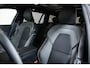 Volvo V60 T8 Plug-in hybrid AWD Ultra Bright | Head-up display | Adaptieve Cruise Control met Pilot Assist | Premium audio by Bowers & Wilkins | Elektrisch bedienbaar panoramisch schuif/-kanteldak | Elektrische voorstoelen met geheugen | 360° Parkeercamera | Park Assist voor + achter |  Verwarmbare voor- +achter stoelen + stuurwiel | Apple CarPlay |