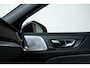 Volvo V60 T8 Plug-in hybrid AWD Ultra Bright | Head-up display | Adaptieve Cruise Control met Pilot Assist | Premium audio by Bowers & Wilkins | Elektrisch bedienbaar panoramisch schuif/-kanteldak | Elektrische voorstoelen met geheugen | 360° Parkeercamera | Park Assist voor + achter |  Verwarmbare voor- +achter stoelen + stuurwiel | Apple CarPlay |