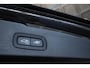 Volvo V60 T8 Plug-in hybrid AWD Ultra Bright | Head-up display | Adaptieve Cruise Control met Pilot Assist | Premium audio by Bowers & Wilkins | Elektrisch bedienbaar panoramisch schuif/-kanteldak | Elektrische voorstoelen met geheugen | 360° Parkeercamera | Park Assist voor + achter |  Verwarmbare voor- +achter stoelen + stuurwiel | Apple CarPlay |