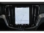 Volvo V60 T8 Plug-in hybrid AWD Ultra Bright | Head-up display | Adaptieve Cruise Control met Pilot Assist | Premium audio by Bowers & Wilkins | Elektrisch bedienbaar panoramisch schuif/-kanteldak | Elektrische voorstoelen met geheugen | 360° Parkeercamera | Park Assist voor + achter |  Verwarmbare voor- +achter stoelen + stuurwiel | Apple CarPlay |