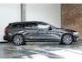 Volvo V60 T8 Plug-in hybrid AWD Ultra Bright | Head-up display | Adaptieve Cruise Control met Pilot Assist | Premium audio by Bowers & Wilkins | Elektrisch bedienbaar panoramisch schuif/-kanteldak | Elektrische voorstoelen met geheugen | 360° Parkeercamera | Park Assist voor + achter |  Verwarmbare voor- +achter stoelen + stuurwiel | Apple CarPlay |