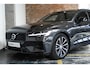 Volvo V60 T8 Plug-in hybrid AWD Ultra Bright | Head-up display | Adaptieve Cruise Control met Pilot Assist | Premium audio by Bowers & Wilkins | Elektrisch bedienbaar panoramisch schuif/-kanteldak | Elektrische voorstoelen met geheugen | 360° Parkeercamera | Park Assist voor + achter |  Verwarmbare voor- +achter stoelen + stuurwiel | Apple CarPlay |