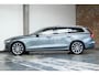 Volvo V60 T4 Automaat Momentum Pro | Panoramadak | Adaptive cruise control | Parkeerverwarming | BLIS | Parkeersensoren voor + achter | Stoelverwarming | 19'' Lichtmetalen velgen | Dealeronderhouden | Navigatie