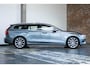 Volvo V60 T4 Automaat Momentum Pro | Panoramadak | Adaptive cruise control | Parkeerverwarming | BLIS | Parkeersensoren voor + achter | Stoelverwarming | 19'' Lichtmetalen velgen | Dealeronderhouden | Navigatie