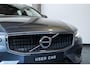 Volvo V60 T4 Automaat Momentum Pro | Panoramadak | Adaptive cruise control | Parkeerverwarming | BLIS | Parkeersensoren voor + achter | Stoelverwarming | 19'' Lichtmetalen velgen | Dealeronderhouden | Navigatie