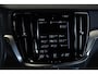 Volvo V60 T4 Automaat Momentum Pro | Panoramadak | Adaptive cruise control | Parkeerverwarming | BLIS | Parkeersensoren voor + achter | Stoelverwarming | 19'' Lichtmetalen velgen | Dealeronderhouden | Navigatie