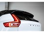 Volvo XC40 T5 Recharge R-Design | Panoramadak | Adaptive cruise control | Parkeersensoren voor + achter | Stoelverwarming | Parkeercamera | Wegklapbare trekhaak | Volvo on Call | Navigatie | Dealeronderhouden
