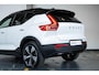 Volvo XC40 T5 Recharge R-Design | Panoramadak | Adaptive cruise control | Parkeersensoren voor + achter | Stoelverwarming | Parkeercamera | Wegklapbare trekhaak | Volvo on Call | Navigatie | Dealeronderhouden