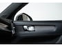 Volvo XC40 T5 Recharge R-Design | Panoramadak | Adaptive cruise control | Parkeersensoren voor + achter | Stoelverwarming | Parkeercamera | Wegklapbare trekhaak | Volvo on Call | Navigatie | Dealeronderhouden