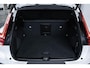Volvo XC40 T5 Recharge R-Design | Panoramadak | Adaptive cruise control | Parkeersensoren voor + achter | Stoelverwarming | Parkeercamera | Wegklapbare trekhaak | Volvo on Call | Navigatie | Dealeronderhouden
