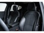 Volvo XC40 T5 Recharge R-Design | Panoramadak | Adaptive cruise control | Parkeersensoren voor + achter | Stoelverwarming | Parkeercamera | Wegklapbare trekhaak | Volvo on Call | Navigatie | Dealeronderhouden