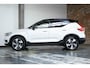 Volvo XC40 T5 Recharge R-Design | Panoramadak | Adaptive cruise control | Parkeersensoren voor + achter | Stoelverwarming | Parkeercamera | Wegklapbare trekhaak | Volvo on Call | Navigatie | Dealeronderhouden