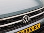 Volkswagen T-Roc 1.5 TSi 150 Pk Automaat R-Line Business | Full LED | Black Style | Panoramadak | Navigatie | Stoelverwarming | Camera | 18 Inch | 22.475 Km!!