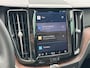 Volvo XC60 T8 Plug-in hybrid AWD Ultimate Dark / Trekhaak / Pano. dak / Geventileerde + verwarmde stoelen / Luchtvering / Bowers & Wilkins / Head-up display /